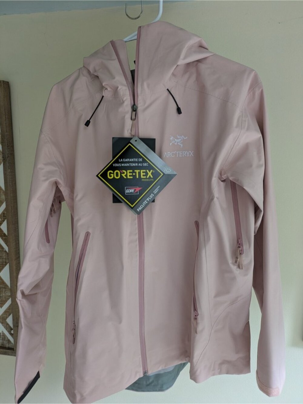 Arcteryx Beta Series Beta LT JacketHooded Hardshell Jacket, SizeM